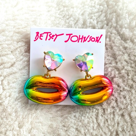 Betsey Johnson Rainbow Lip With Heart Rhinestone Drop Earrings NWT - Picture 4 of 6